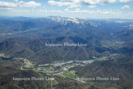定山渓と札幌岳と恵庭岳　豊平峡ダム　空撮