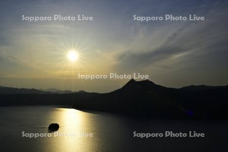 摩周湖の夜明け