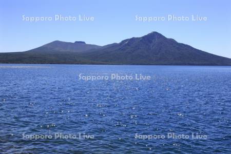 支笏湖と樽前山と風不死岳