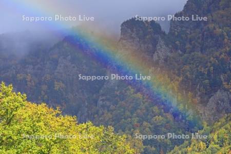 虹と層雲峡渓谷