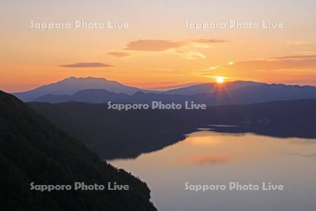 第三展望台から摩周湖の日の出