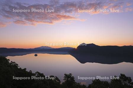 第一展望台から摩周湖の夜明け