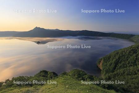 第三展望台から霧の摩周湖の朝