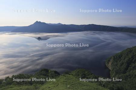 第三展望台から霧の摩周湖