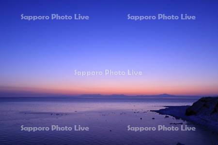能取岬より知床半島の夜明け
