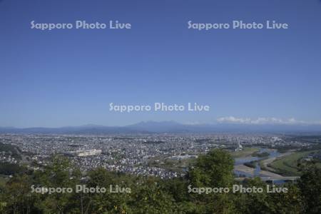 嵐山展望台から旭川市内の眺め