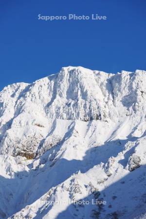 初冬のカミホロカメットク山