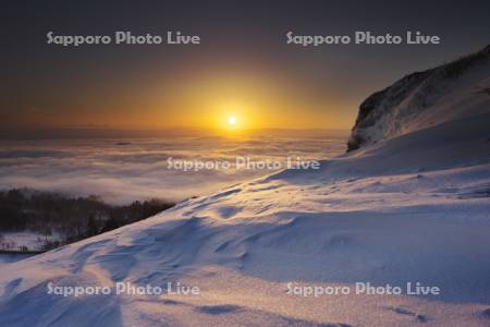 美幌峠の日の出と屈斜路湖の雲海