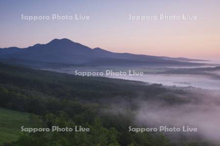 開陽台の朝霧と武佐岳