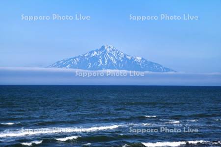 利尻島と日本海
