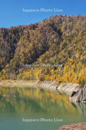 豊平峡ダムの秋