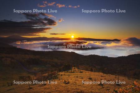 美幌峠と屈斜路湖の日の出