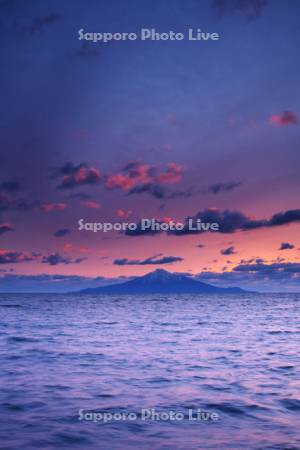 利尻島の夕景と日本海