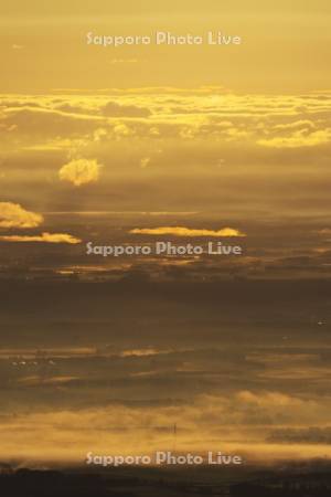 十勝平野の朝と雲海