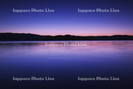屈斜路湖の夕景