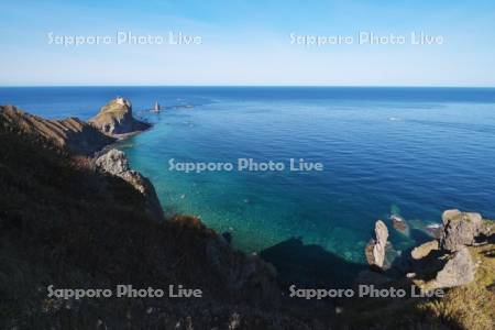 神威岬と水無しの立岩の秋