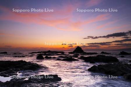 白神岬の朝と津軽海峡