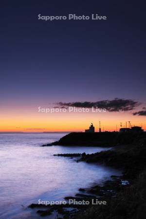 納沙布岬の朝と納沙布岬灯台