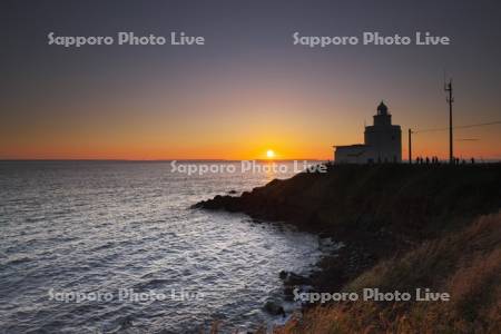 納沙布岬の日の出と納沙布岬灯台