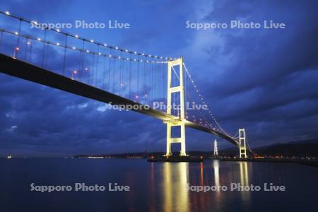 白鳥大橋と室蘭港の夜景
