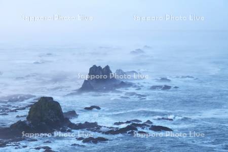 襟裳岬の朝と海霧
