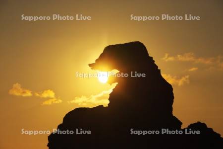 ゴジラ岩の日没