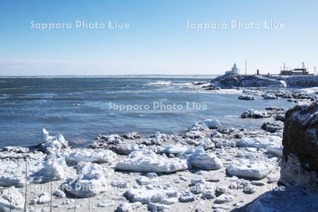 納沙布岬灯台と流氷