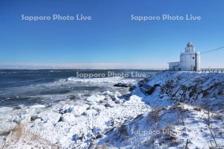 納沙布岬灯台と流氷