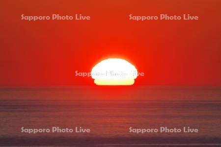 襟裳岬の日の出と太平洋