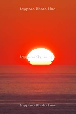 襟裳岬の日の出と太平洋