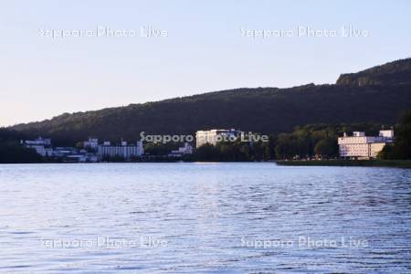 阿寒湖と阿寒湖温泉の朝