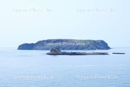 大黒島と小島（手前）
