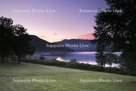 かなやま湖の朝