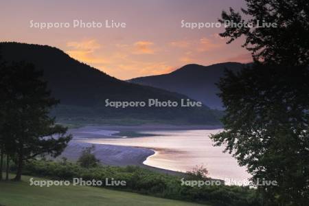 かなやま湖の朝