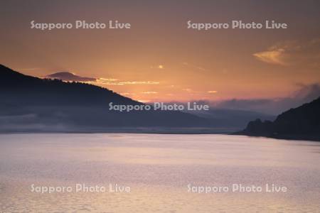 かなやま湖の朝