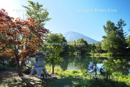 羊蹄山と羊蹄姿見池