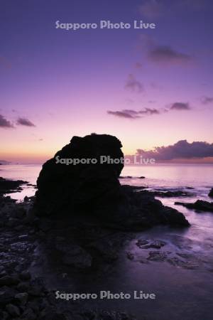 白神岬の朝と津軽海峡