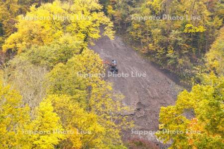 高所法面掘削作業