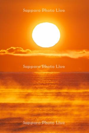 日の出と太平洋とけあらし