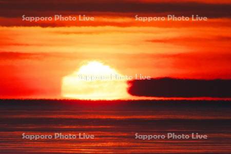 日の出（四角い太陽）