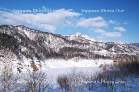 さっぽろ湖と天狗山（定山渓天狗岳）