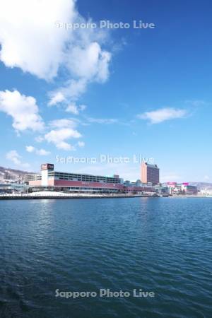 ウイングベイ小樽と小樽港
