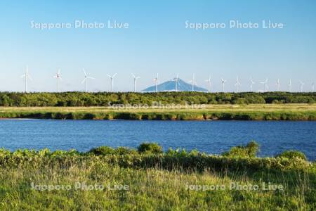 利尻島と天塩川とオトンルイ風力発電所