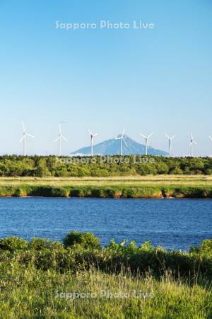 利尻島と天塩川とオトンルイ風力発電所