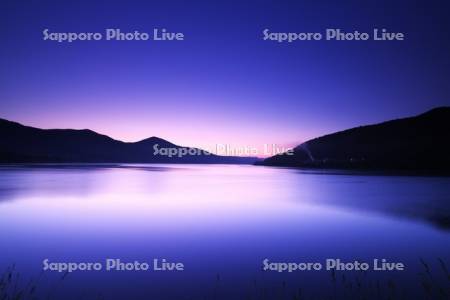 かなやま湖の朝