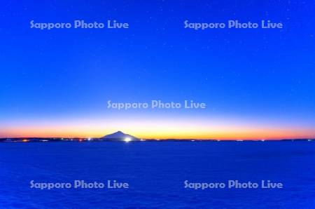冬の利尻富士夕景