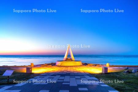 宗谷岬　日本最北端の地の碑ライトアップ