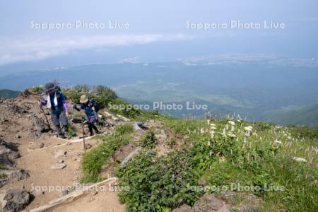 利尻山登山道鴛泊ルート9合目の登山者