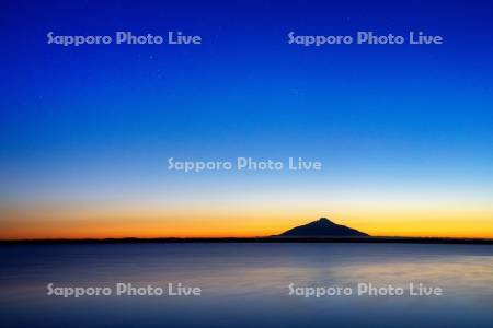 パンケ沼と利尻島の夕景