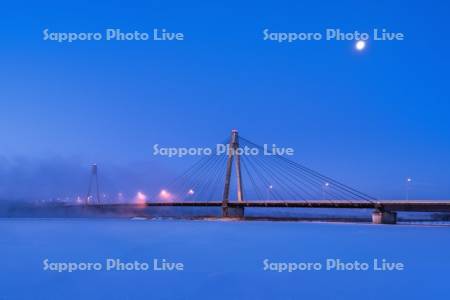 朝焼けの十勝中央大橋